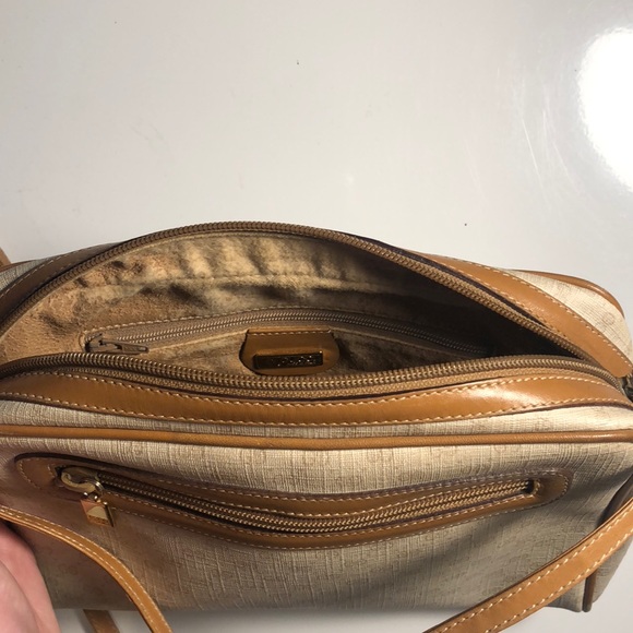 Vintage Cream Gucci Crossbody - Picture 3 of 4